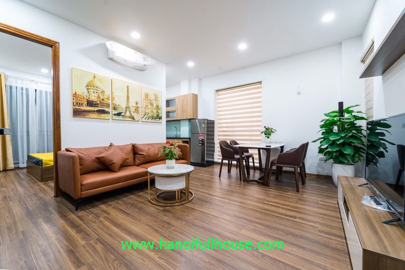 2-bedroom apartment on Ton Duc Thang street, closed Temple of Literature for rent.