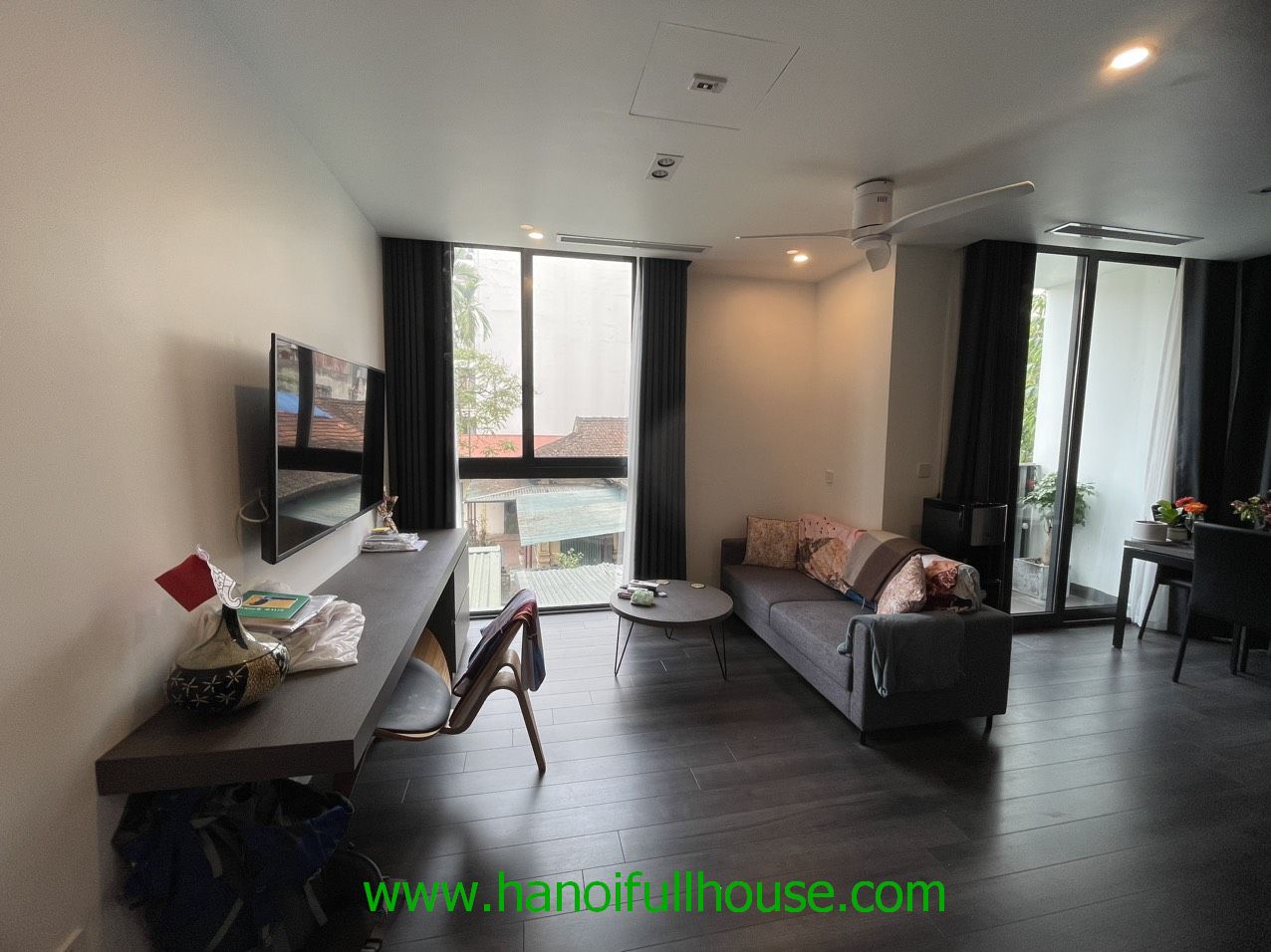 Modern one bedroom apartment on Xuan Dieu str for lease