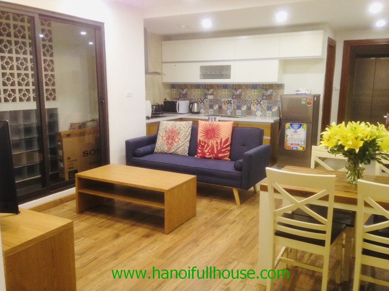 Look for apartment in Hoan Kiem- 02 bedroom, modernly furnished and full facilities