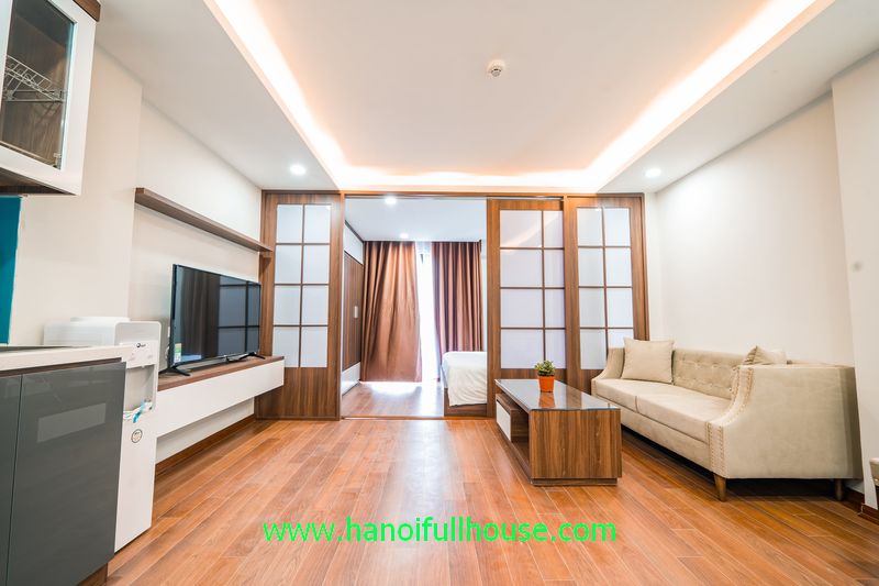 Nice apartment in Kim Ma street, 1 bedroom, great bathroom with bath tub for rent.