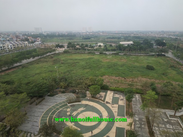 Nice and cheap apartment in Hanoi Garden City, 3 bedrooms, good view, cheap price for rent.