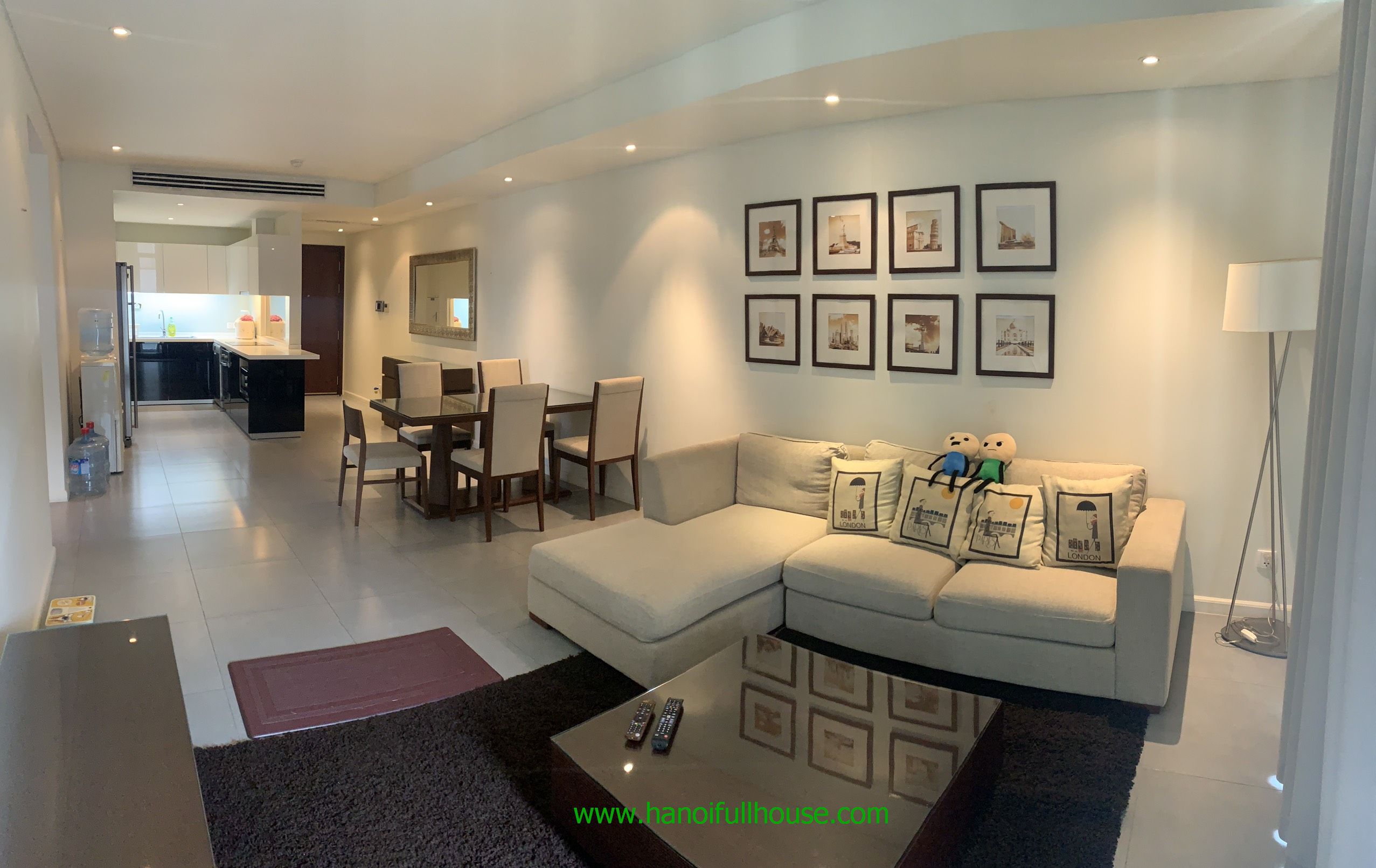Bright 2 bedroom apartment in Watermark Lac long Quan, Tayho. Swimming pool, gym