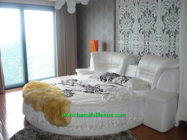 Luxury serviced apartment 3 bedrooms, surface Westlake, fully furnished for rent