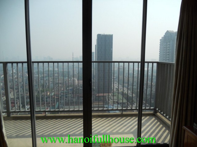Well designed apartment with 2 bedroom for rent in Lang Ha street, Dong Da dist, Ha Noi 