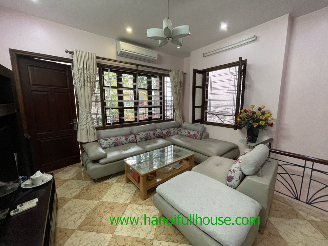 Cheap house with yard, terrace, big 3 bedrooms in Tay Ho dist 