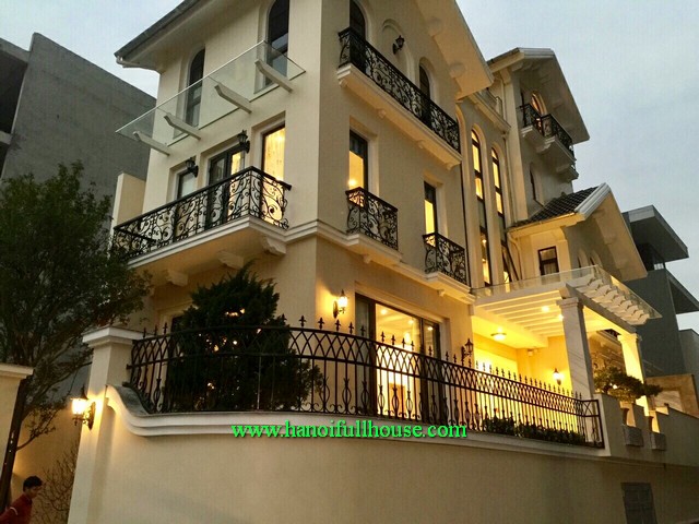 An European house in Cau Giay dist for lease. Fully furnished, 4 bathrooms, 3 bedrooms