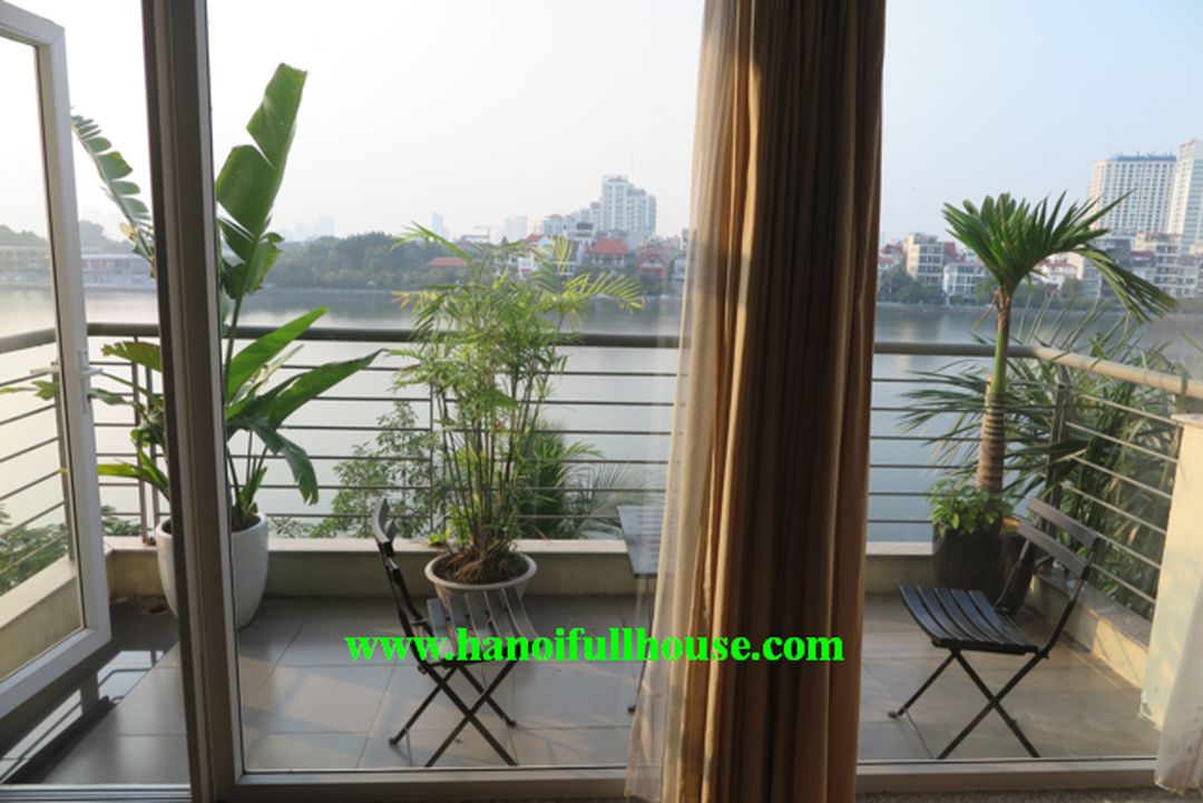 2 bedrooms apartment with lake view, 100 sqm on high floor, balcony 