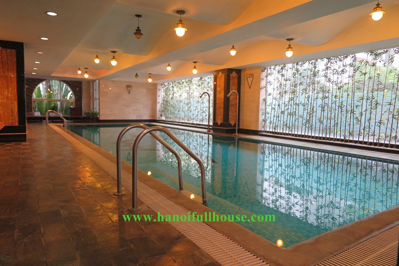 03 bedrooms service apartment with the pool and sauna service in Tay Ho street.