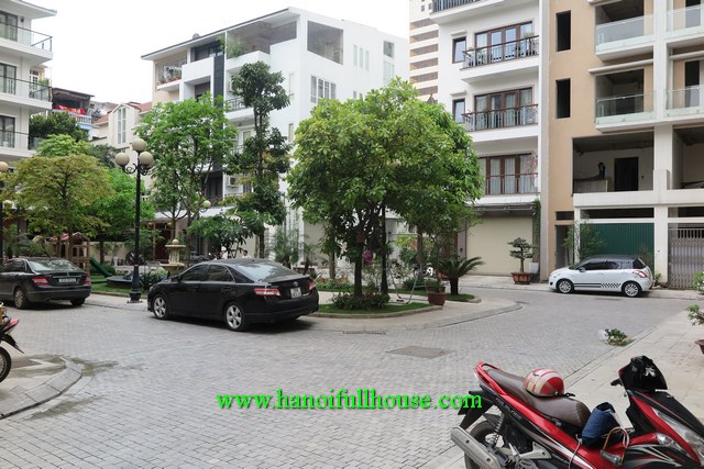 Luxury big house on Nguyen Chi Thanh str, Dong Da dist for rent