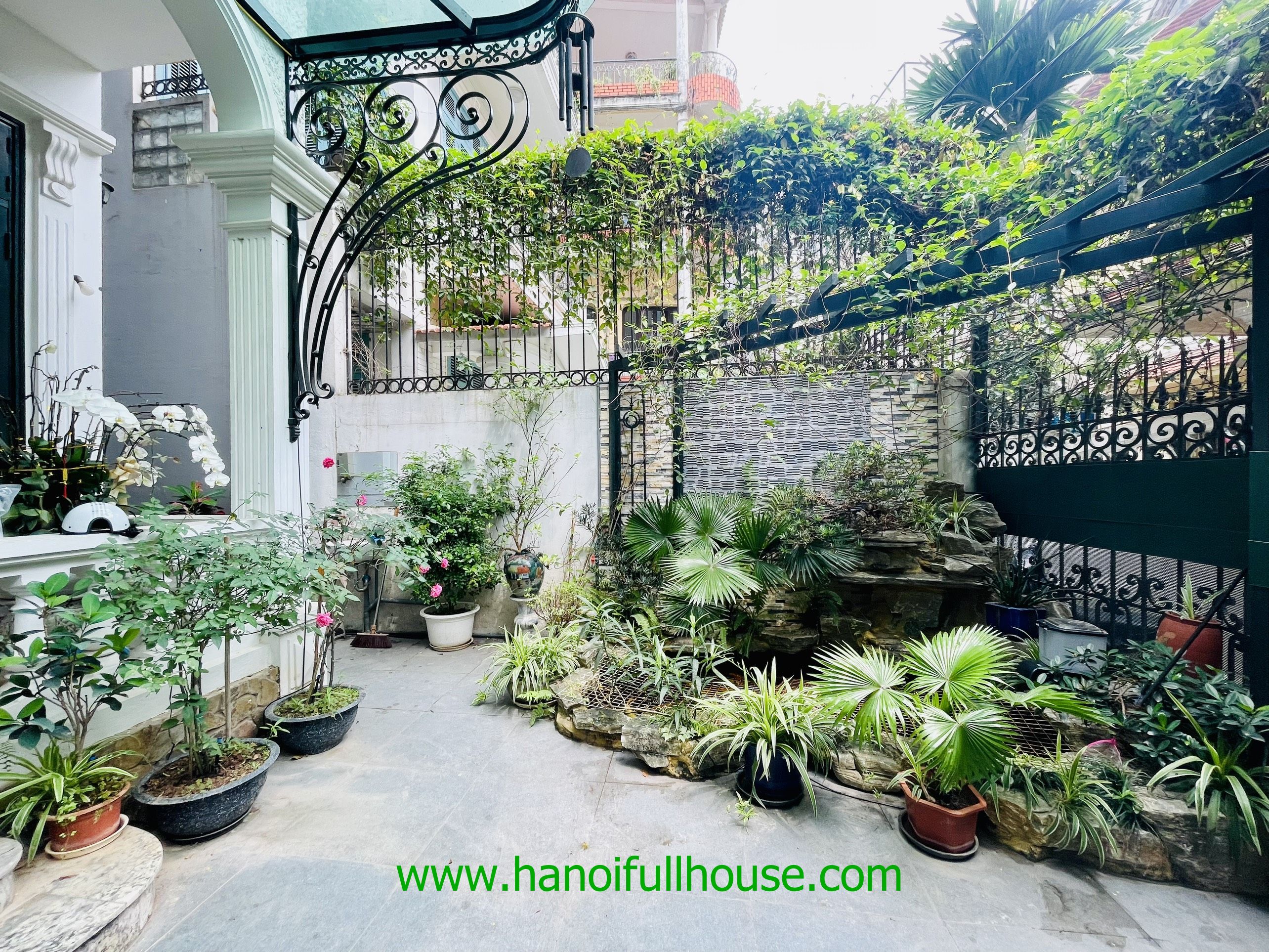 A lovely garden house with 3 bedroom, modern in Tay Ho dist