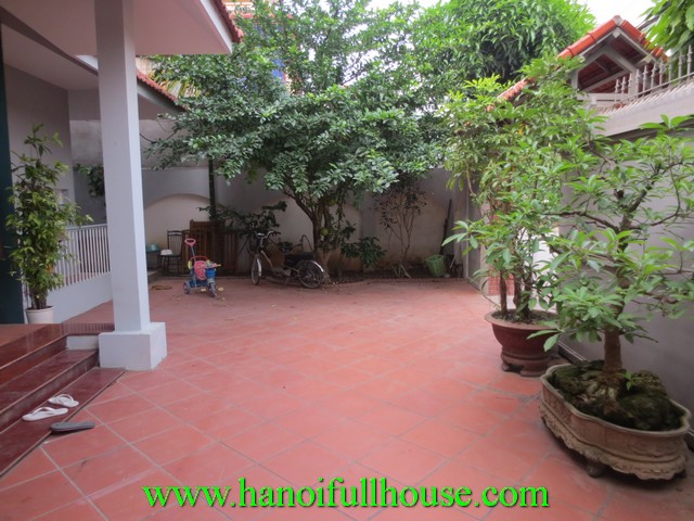 BEAUTIFUL HOUSE WITH BIG COURTYARD FOR LEASE IN TAYHO DIST, HANOI