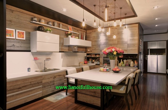 High-ranking luxury 2 bedroom fully furnished apartment at Royal City Hanoi for lease
