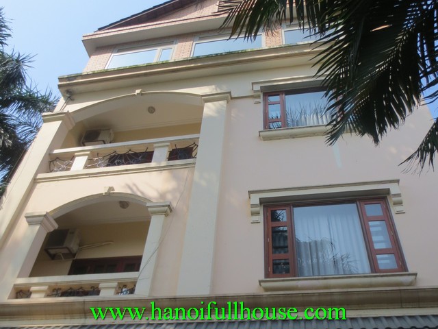 Beautiful house for rent in Tay Ho dist, Ha Noi. 3 bedrooms, fully furnished, lake view