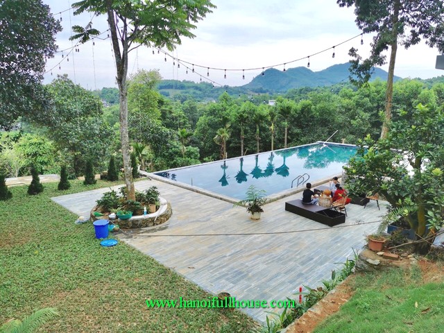 Very large and modern villa on the outskirts of Hanoi for rent with a large pool, immense green, with 9 bedrooms