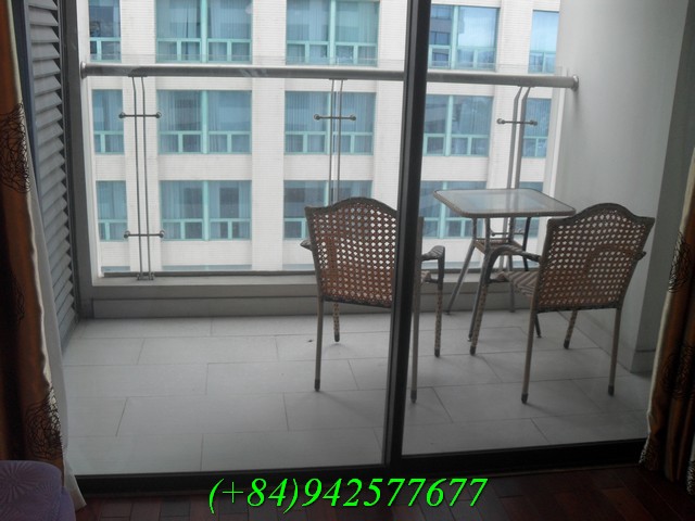 Beautiful one bedroom apartment at Vincom Ha Noi for rent now