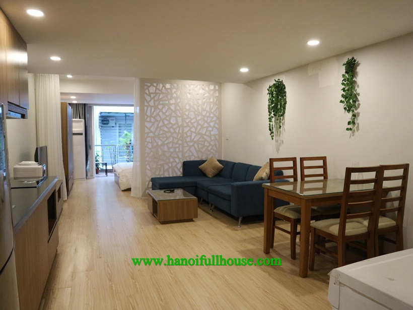 One bedroom apartment with balcony, full service in Ba Dinh center