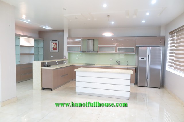 For rent the luxury and modern villa in Villa area - Nguyen Hoang Ton street