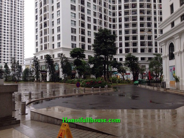 Full furnished 2 bedroom apartment for rent at ROYAL CITY - Floor 25