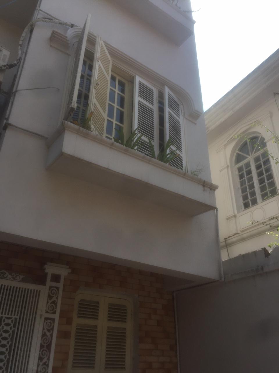 Cheap 3 Bedroom House For Rent On To Ngoc Van Street Nice