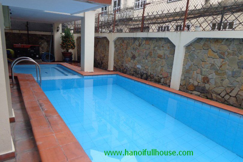 Swimming pool Villa with garden in Tay Ho let to rent