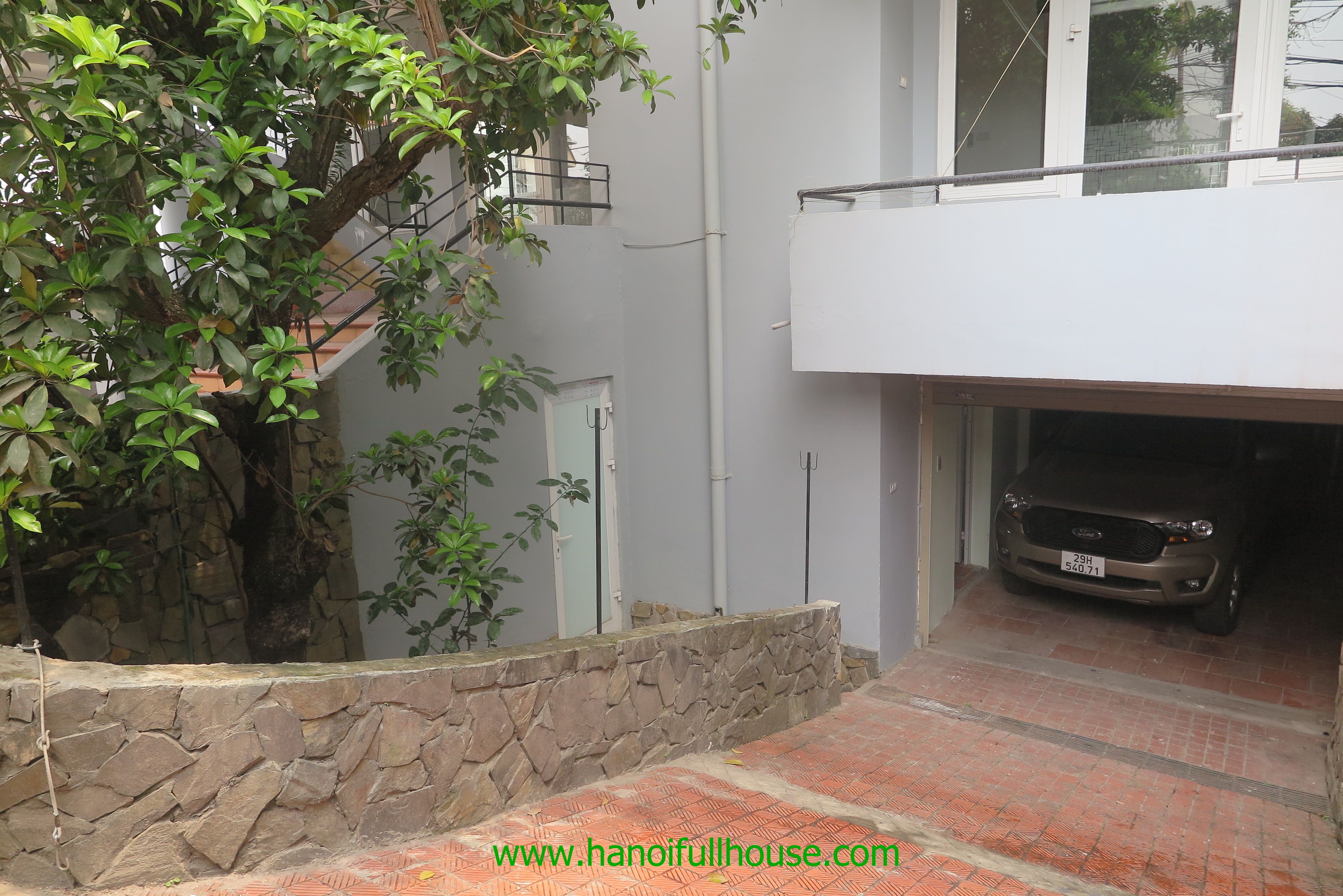 Big house with basement, lake view in Tay Ho dist for rent