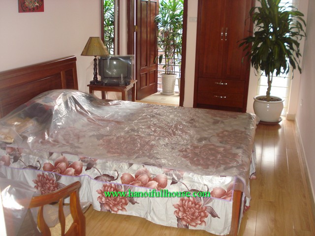 New house for rent in Hoan Kiem dist, Ha Noi 