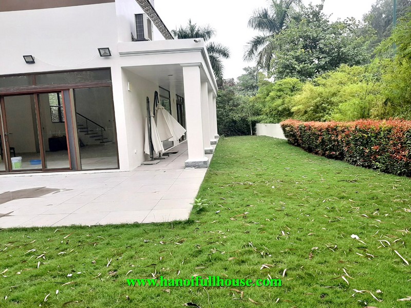 Offer a villa-Ciputra rental in block Q. A biggest villa with large garden & lots of space for Expat's living