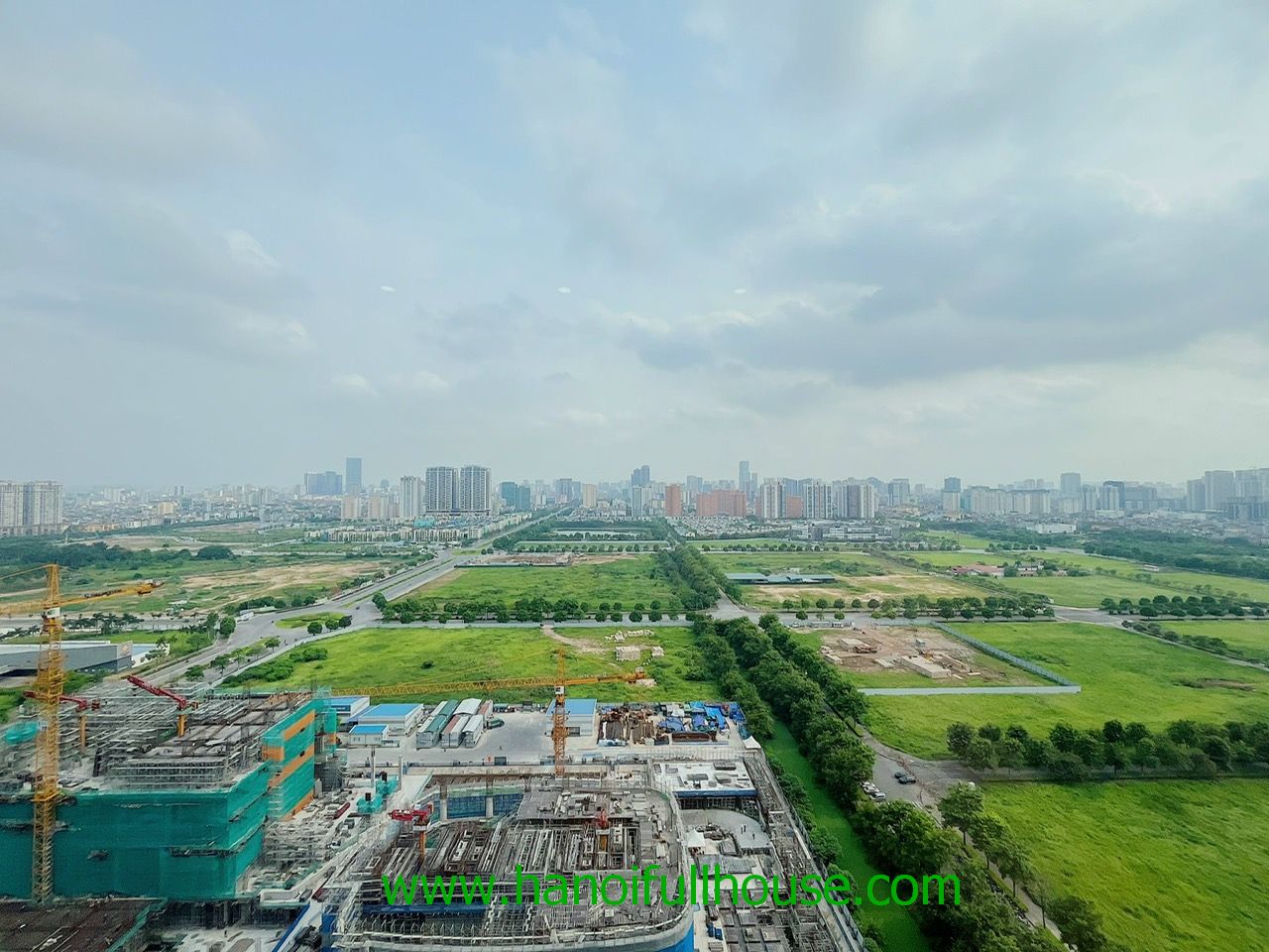 Căn hộ 3PN view thoáng ở Ngoại Giao Đoàn cho thuê