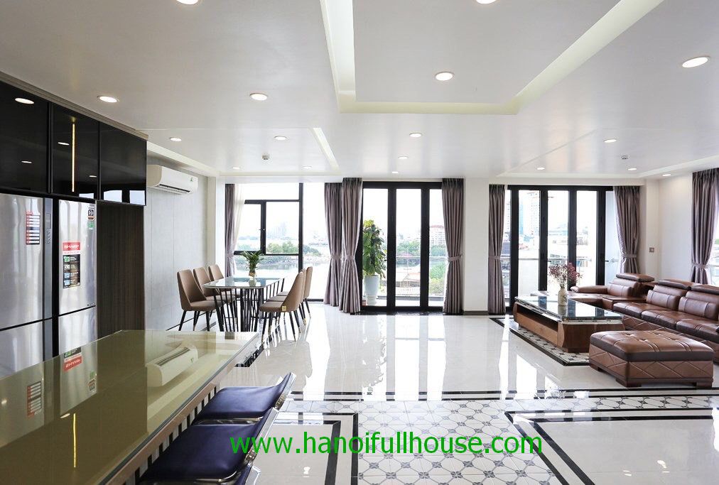 Spacious and modern apartment with lake view in Truc Bach for rent