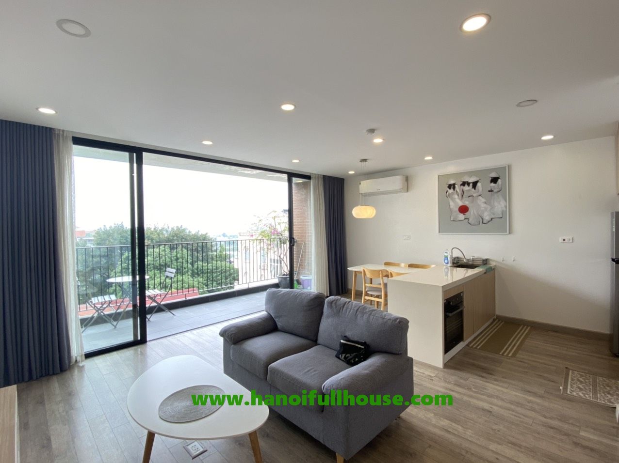Spacious & modern 2-BR serviced apartment with a large balcony overlooking West lake