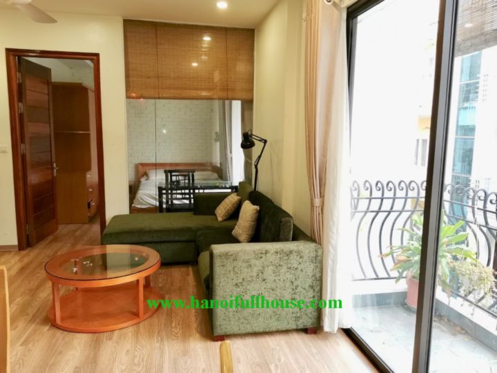 Beautiful apartment on Vong Thi street, 1 bedroom with nice balcony, close to the Lake 