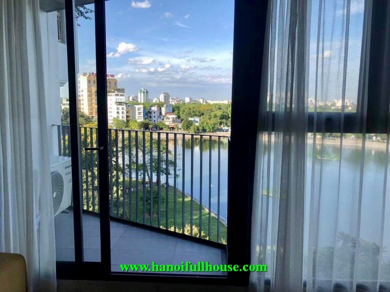 A cheap duplex serviced residence overlooking the beautiful lake and its nearby Thong Nhat park