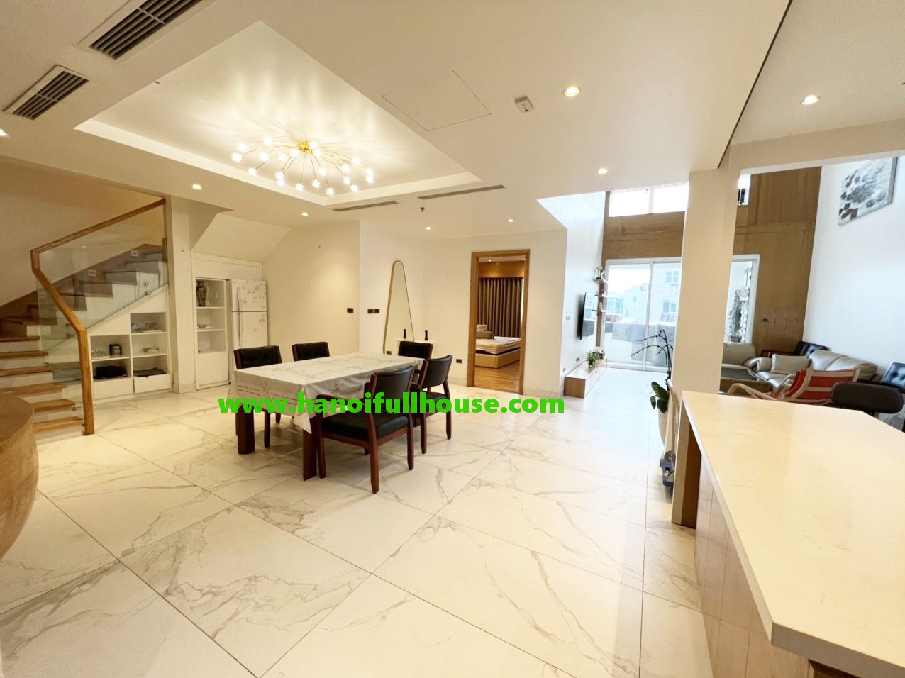 Extremely spacious & luxurious 3-BR Duplex apartment at Aqua Central building
