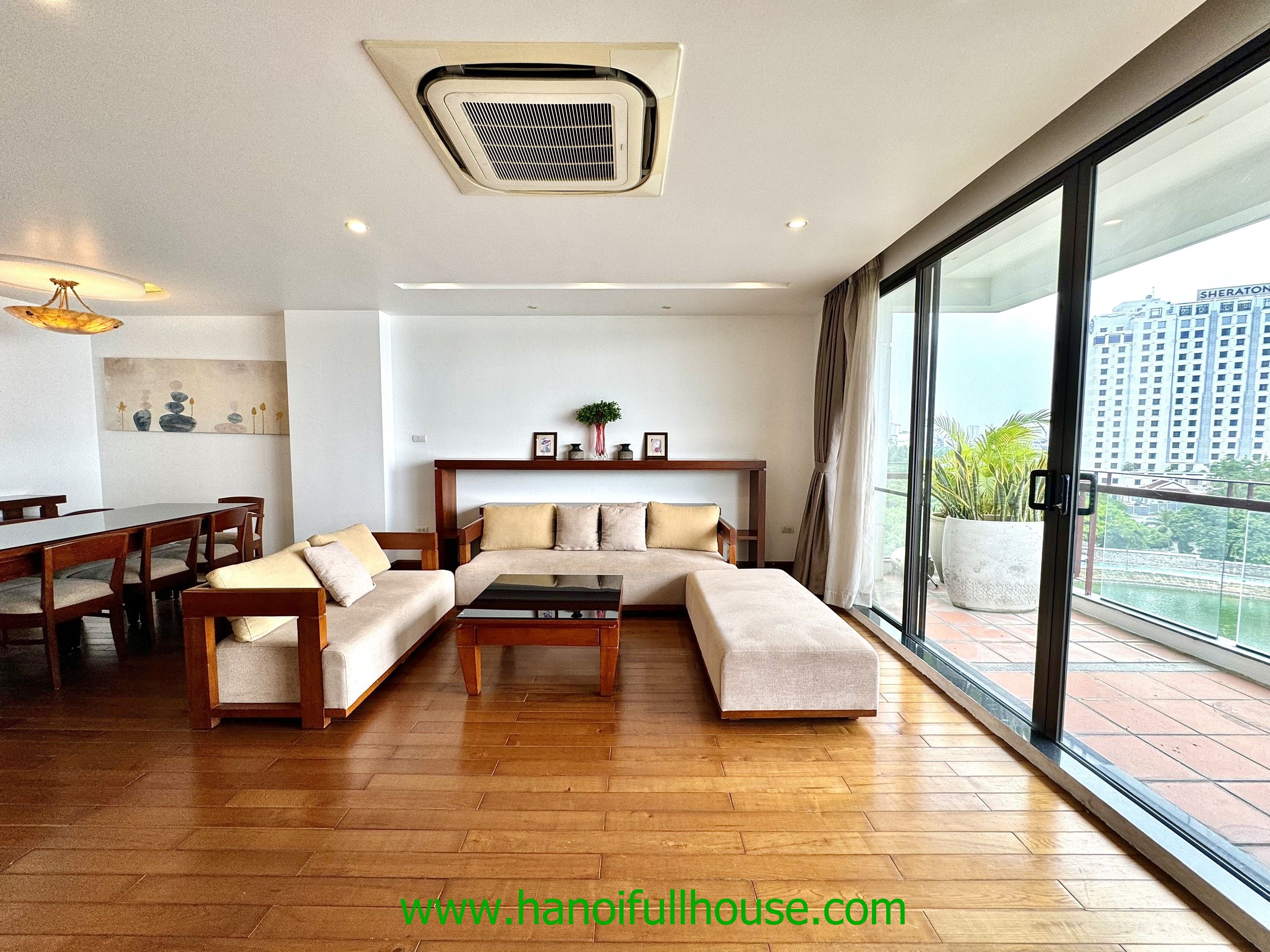 Căn hộ 4 phòng ngủ, đủ đồ, view Hồ ở Tây Hồ cho thuê