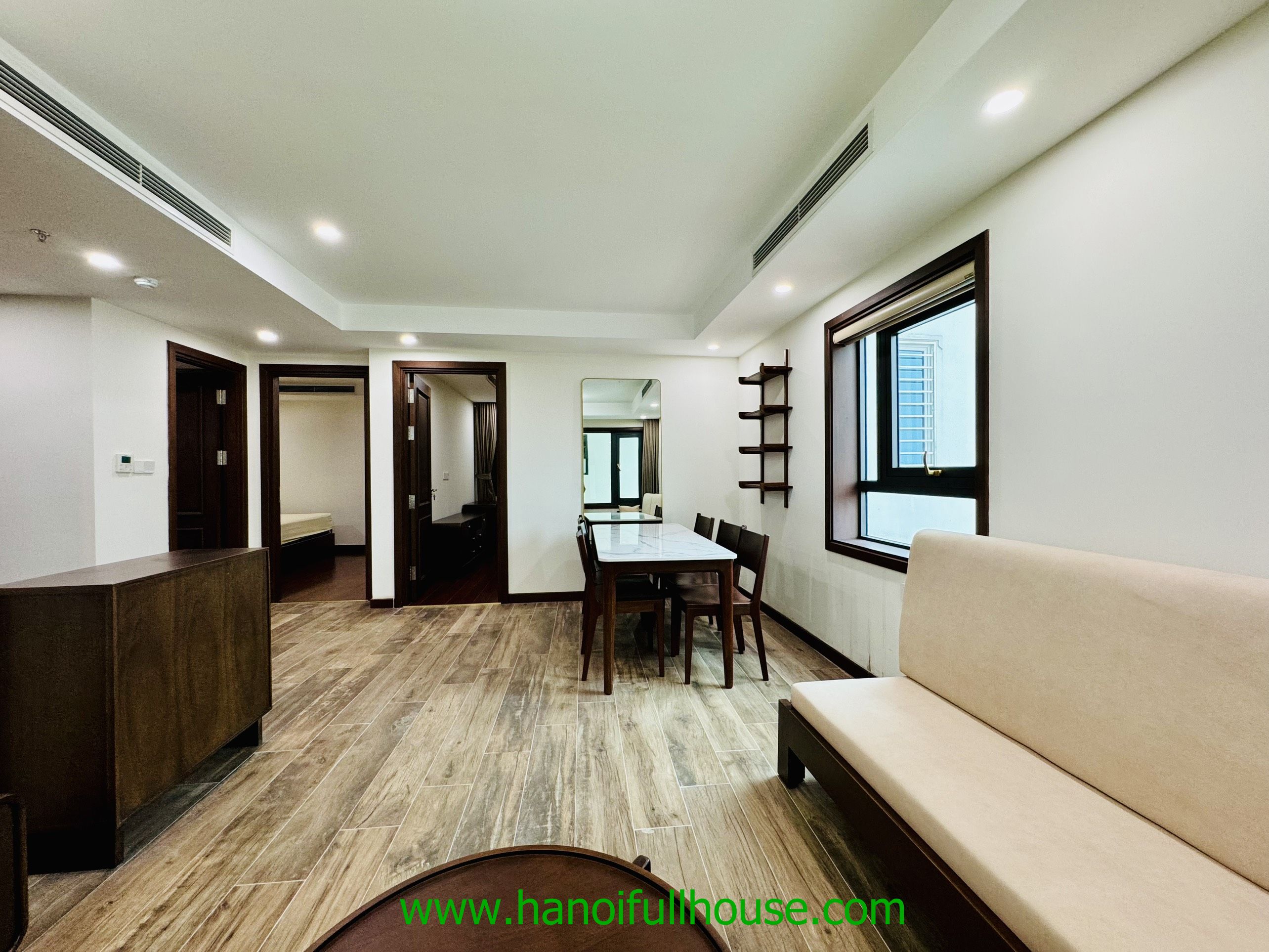 Căn hộ 2 phòng ngủ mới, hiện đại ở Tây Hồ cho thuê