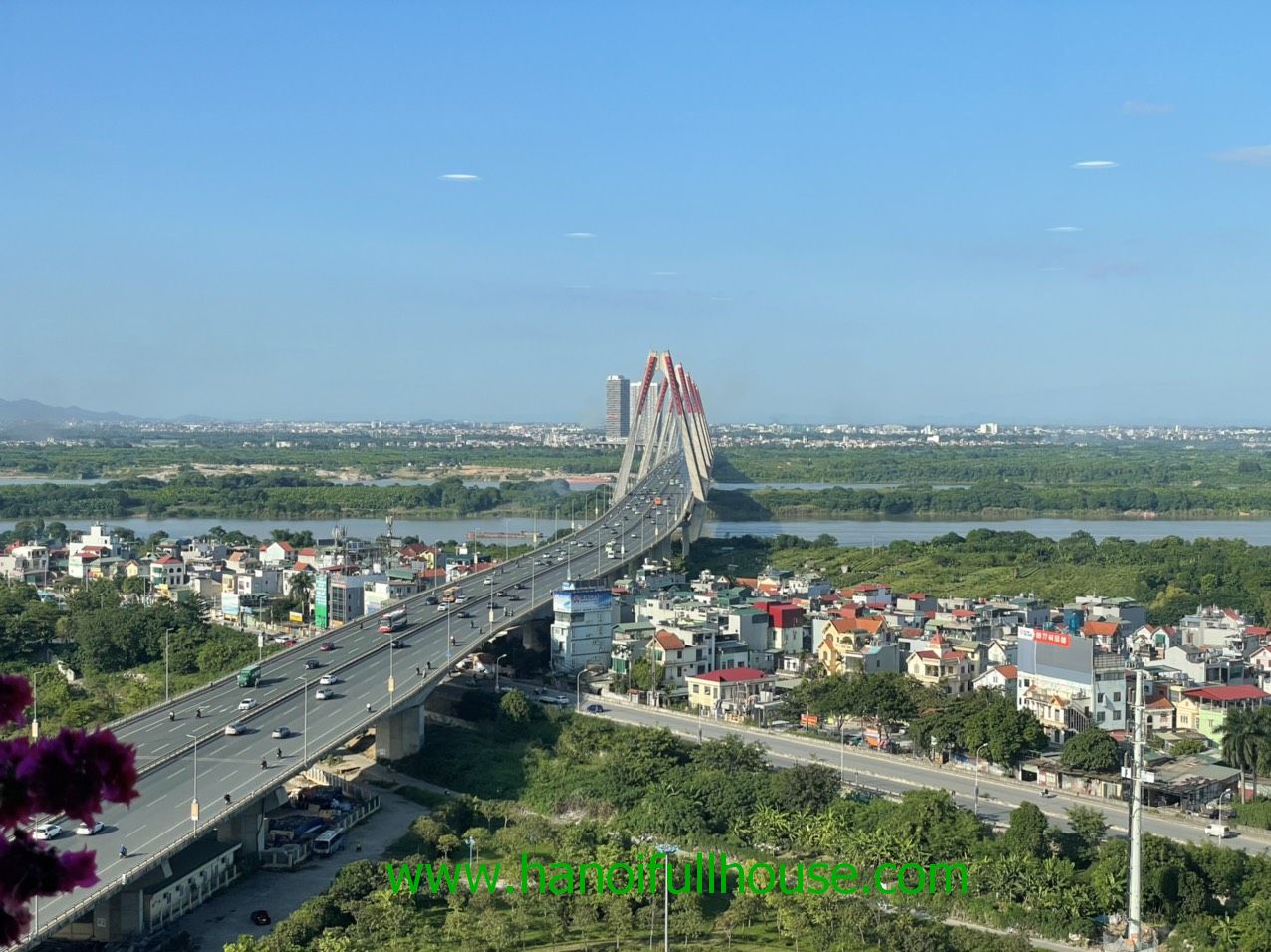 Căn hộ đủ đồ, view đẹp ở PenStudio Lạc Long Quân