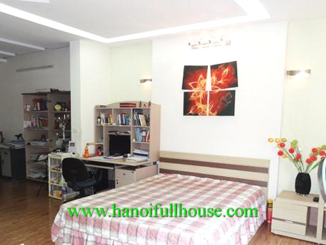 Căn nhà đẹp quận Ba Đình cho thuê. Căn nhà đầy đủ nội thất sang trọng