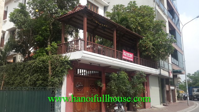 3 bedroom villa in face of West Lake Tay Ho dist for lease