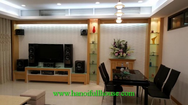 Modern apartment in Dolphin Plaza, 3 bedroom, wooden floor, furnished