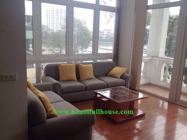 Căn hộ studio, đầy đủ dịch vụ, ban công rộng và nhiều ánh sáng ở Tây Hồ cho thuê