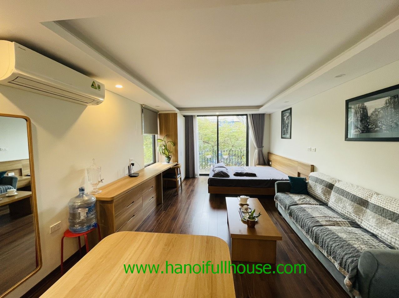 Nice studio with balcony in Hoan Kiem for rent