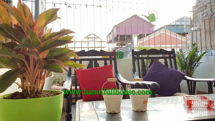 Cozy house in Hoang  Hoa Tham street, 3 bedrooms, cheap price for rent