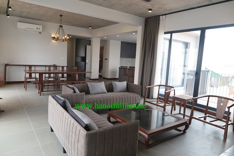 Cho thuê căn hộ cao cấp 5 phòng ngủ đầy đủ đồ  ban công rộng view Hồ Tây 