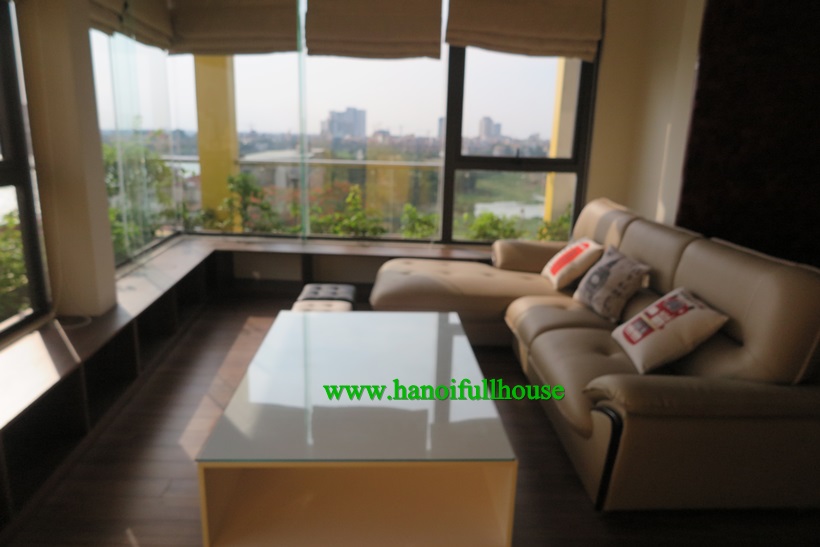 Cho thuê căn hộ  cao cấp  200m , 03 phòng ngủ  phố Tô Ngọc Vân view Hồ Tây 
