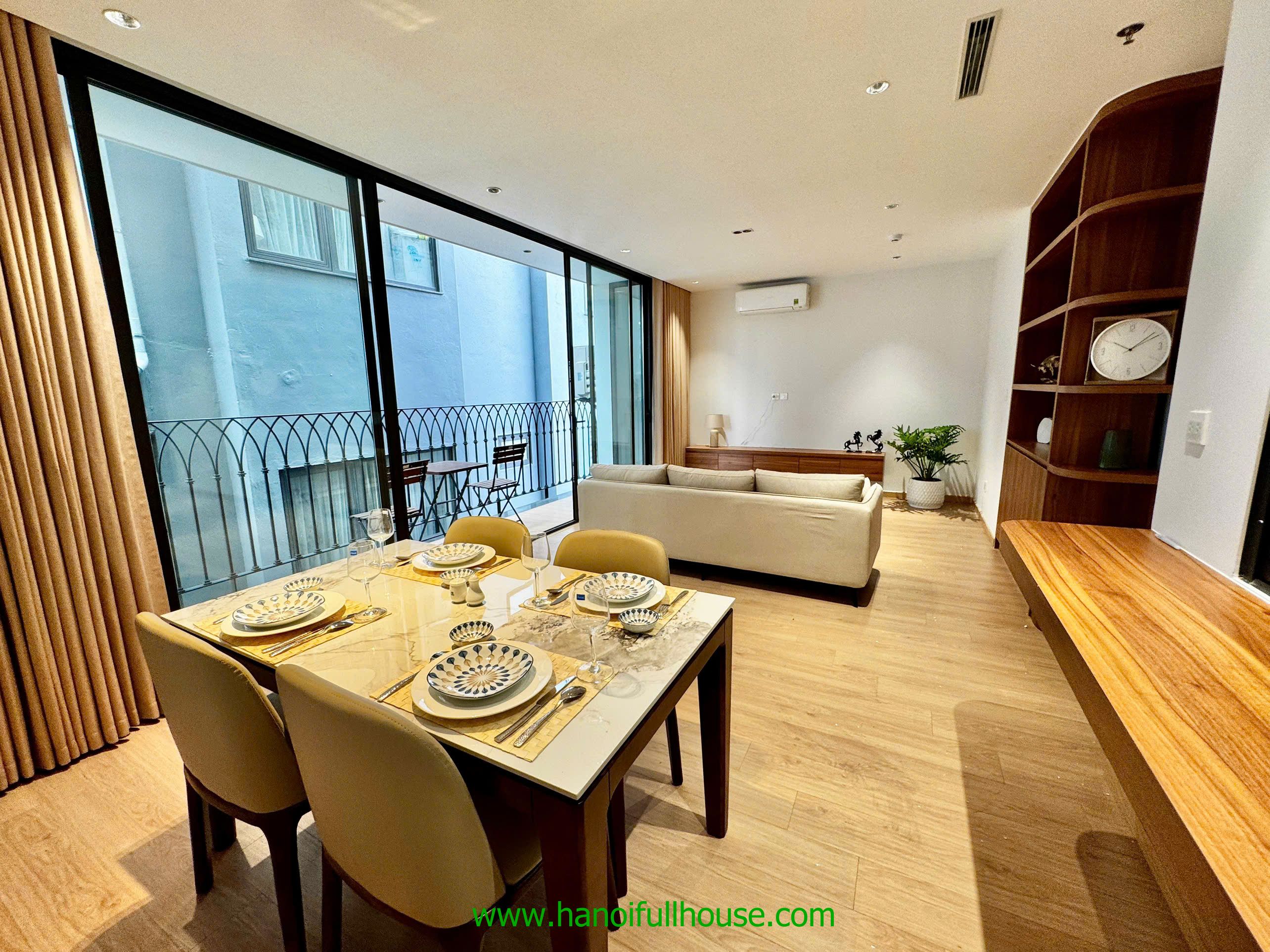 Căn hộ 2 phòng ngủ đủ đồ ở Tây Hồ cho thuê
