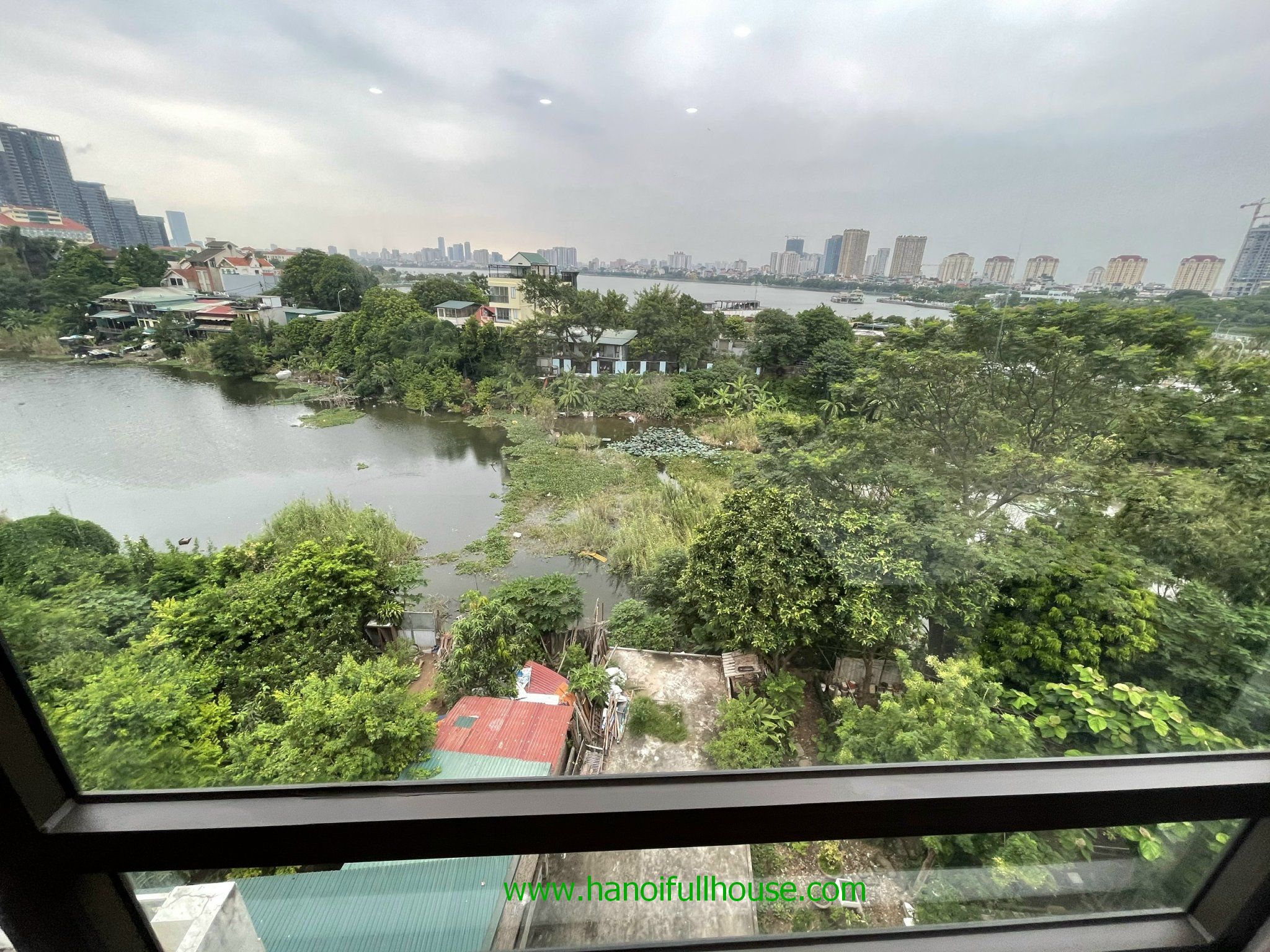 Lake view apartment with 2 bedrooms, lots of light  in Tay Ho dist