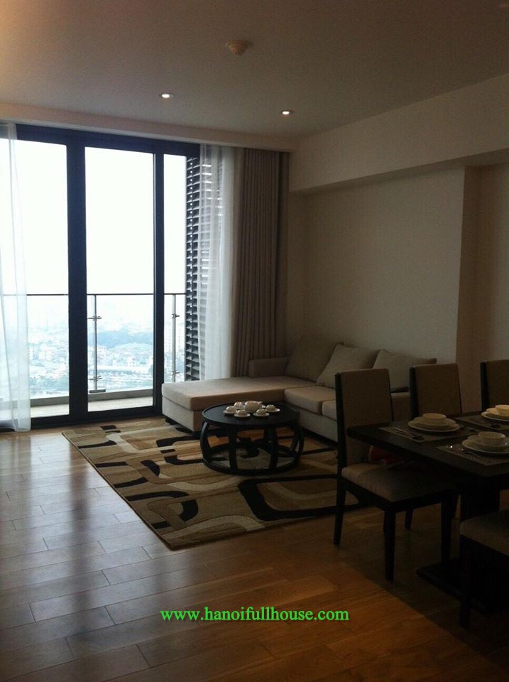 Cho thuê căn hộ ba phòng ngủ cao cấp, nội thất nhập khẩu ở chung cư Indochina Plaza