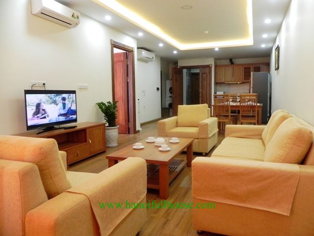 Căn hộ 1 phòng ngủ rộng, có ban công, đủ dịch vụ gần Trung tâm Hà Nội