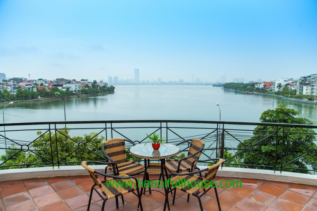 Spacious 3 bedroom apartment with lake view in Tay Ho for rent