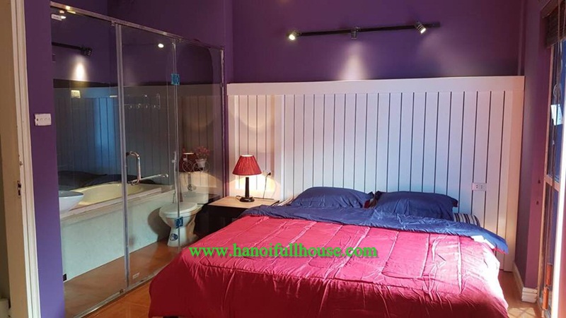 Three bedrooms house in the center of Hoan Kiem, Ha Noi for rent